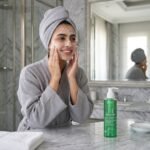 ⁦غسول الوجه كير آند كير للبشرة الدهنية 200 مل⁩ - الصورة ⁦2⁩